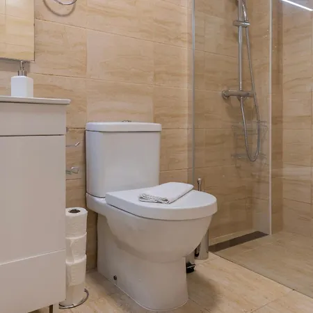 아파트 Stylish 2br Retreat In By Lovelystay *
