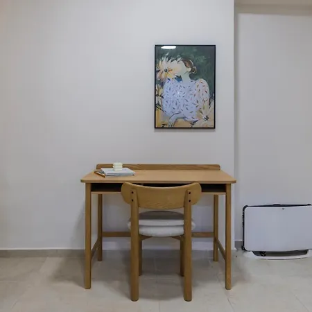 Stylish 2br Retreat In By Lovelystay 리스본