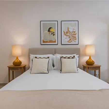 Stylish 2br Retreat In By Lovelystay * 리스본