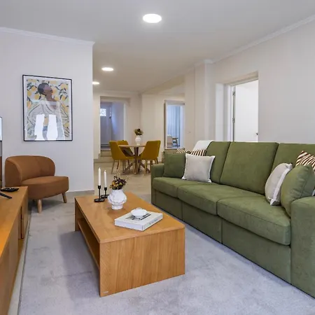Stylish 2br Retreat In By Lovelystay Apartment *